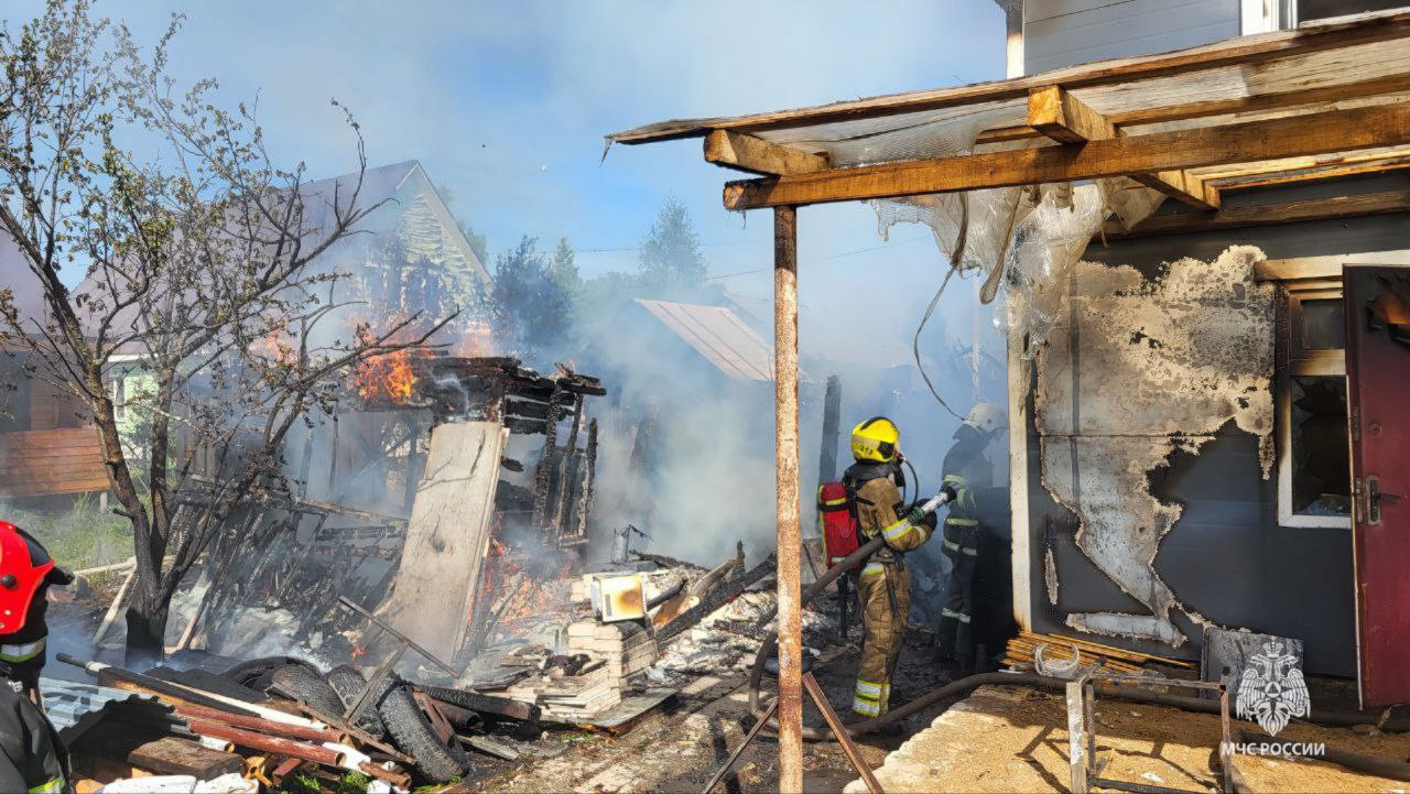 В Костроме сгорели сразу три садовых дома - Газета 