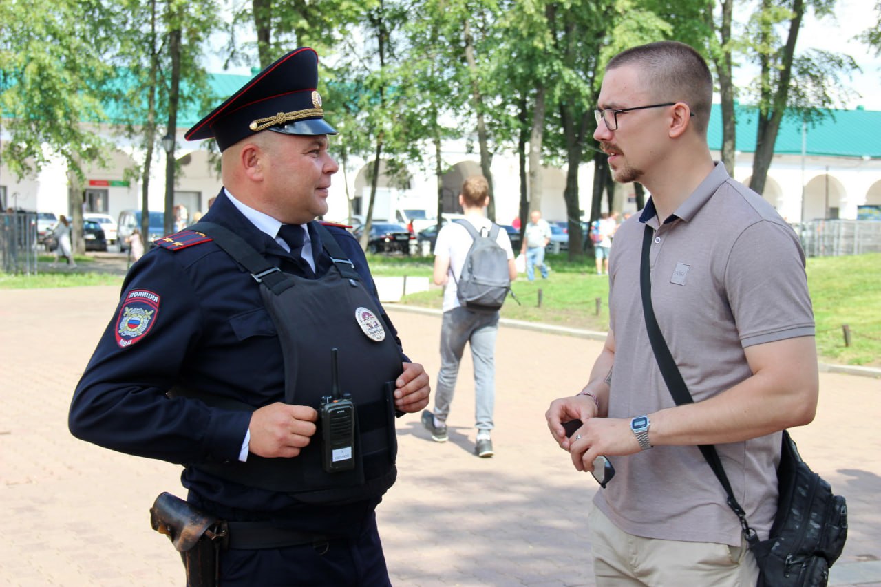 В Костромской области более 300 полицейских охраняли порядок в праздник -  Газета 