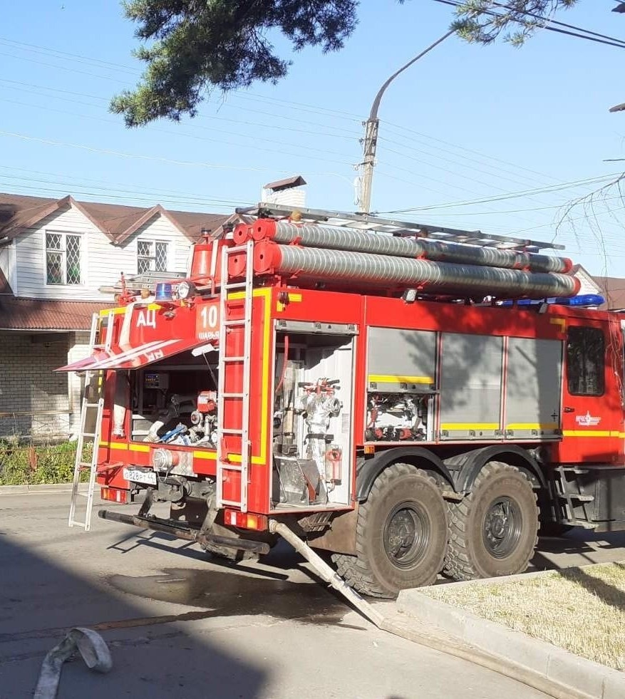 В Шарье из горящего дома спасли 8 человек, кошку и кролика - Газета  